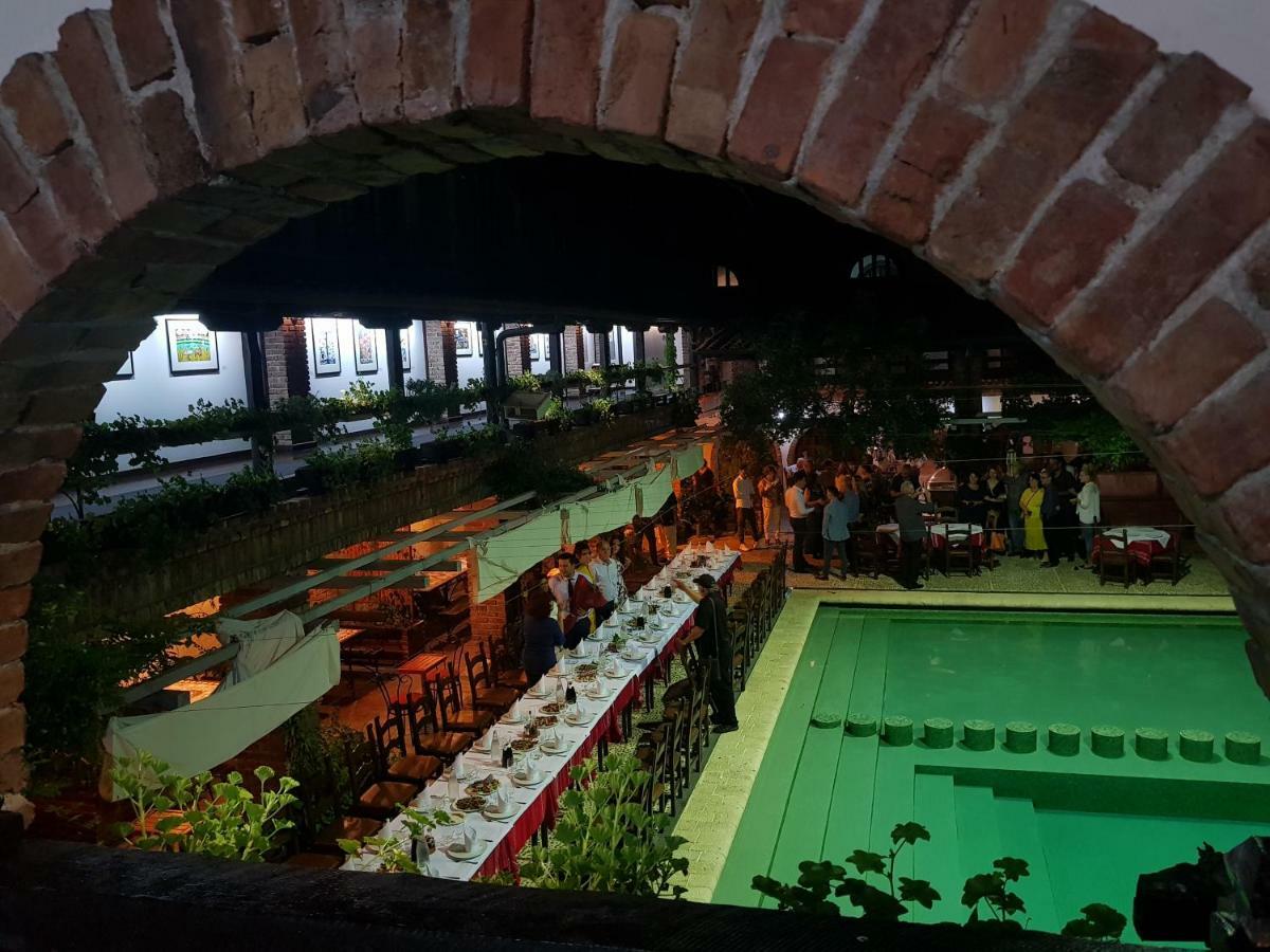 Hotel Restaurant Bujtina E Gjelit Tirana Exterior photo